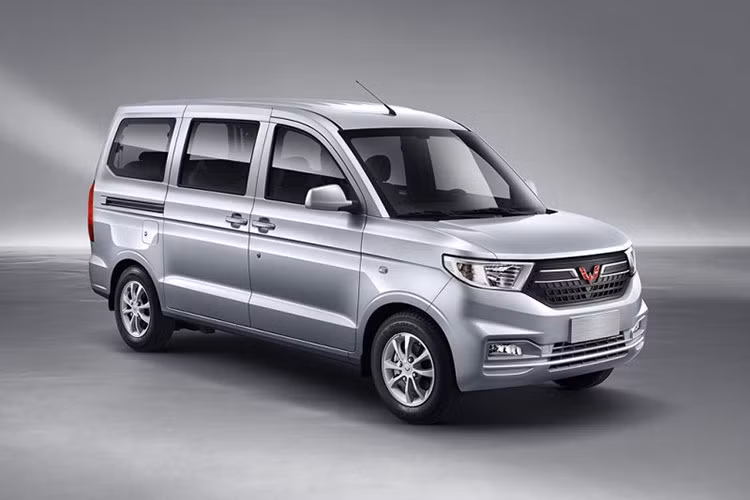 Nói đến xe bán chạy nhất tại thị trường Trung Quốc, nhiều người có thể tưởng đó là sản phẩm của những thương hiệu nội địa lớn như Geely, BAIC hay BYD. Thế nhưng, trên thực tế, mẫu xe được người tiêu dùng tại đây ưa chuộng nhất lại là Hongguang - mẫu xe MPV 7 chỗ siêu rẻ của liên doanh SAIC-GM-Wuling.