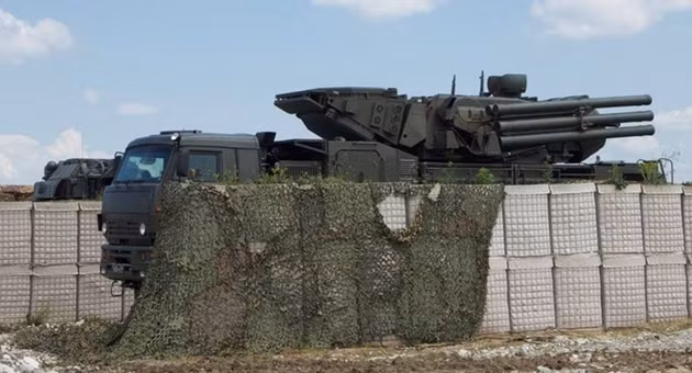 Cụ thể, Pantsir-S1 đã tiêu diệt một máy bay không người lái (UAV) RQ-21A Blackjack của Mỹ, một chiếc UAV Bayraktar do Thổ Nhĩ Kỳ sản xuất, bốn chiếc UAV trinh sát Heron của Israel và số lượng lớn mục tiêu đáng ngờ là các loại khinh khí cầu.