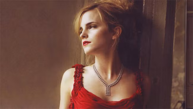 Emma Watson là điển hình của vẻ đẹp thông minh, sang trọng, tinh khôi của phụ nữ Anh.