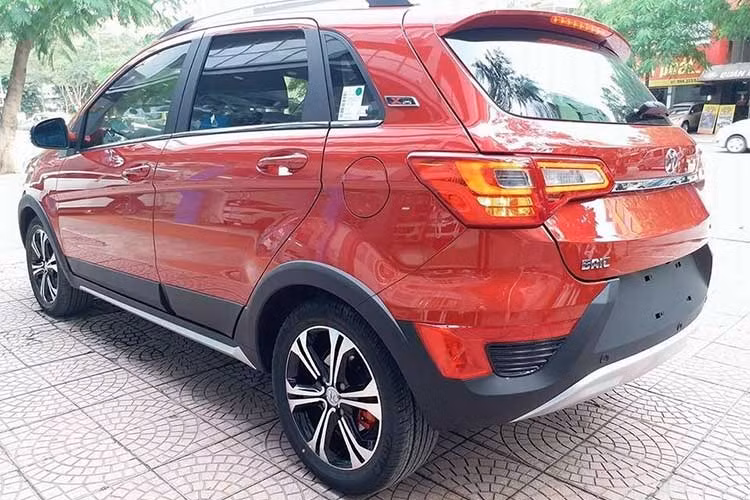 Động cơ được trang bị cho xe là loại 1.5L (1499cc) L4 16V DOHC sản sinh 114 mã lực, mô men xoắn cực đại 148 Nm, kết hợp cùng hộp số tự động 4 cấp của AiSIN với 4 chế độ chạy (Tự động + Bán tự động + Thể thao + Đường tuyết). Ngoài ra xe còn có trợ lực điện EPS.