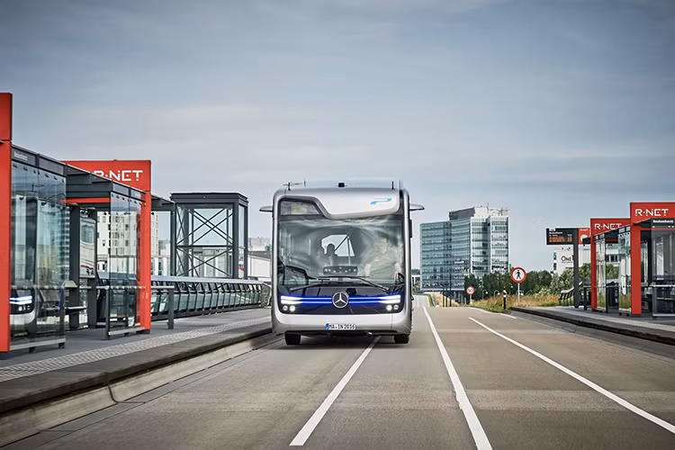Do đội ngũ chuyên gia ở Daimler Buses phát triển, ngoại hình của xe buýt rất đặc biệt với giao thông công cộng. Xe có chiều dài 12 mét, trên nền tảng mẫu xe buýt bán chạy hàng đầu thế giới là Citaro nhưng được thiết kế lại hoàn toàn theo triết lý mới, hiện đại.