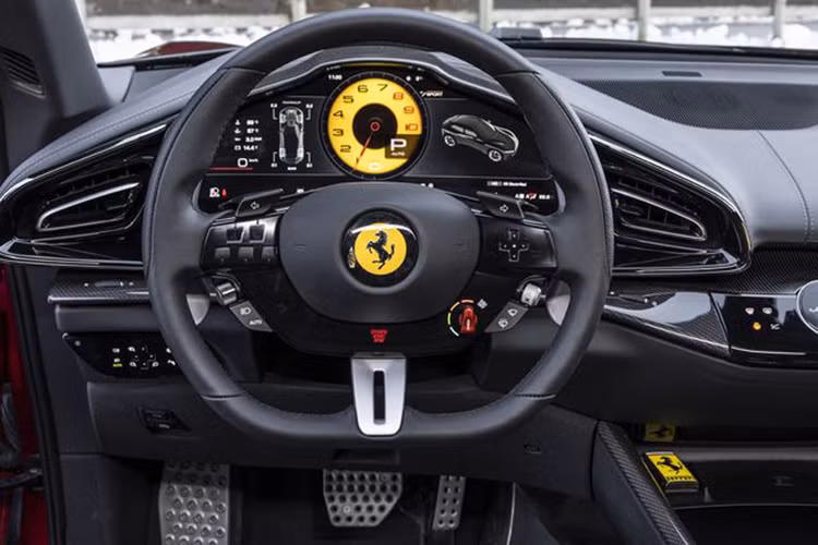 Siêu SUV Ferrari Purosangue là mẫu xe mới nhất của thương hiệu Italia và cũng là mẫu SUV đầu tiên của Ferrari. Được trang bị động cơ V12 hút khí tự nhiên, Purosangue có công suất 725 mã lực và mô-men xoắn 716 Nm, có khả năng đạt tốc độ 100 km/h chỉ trong 3,3 giây và tốc độ tối đa lên tới 310 km/h.
