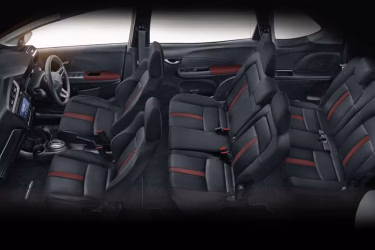 Bên cạnh đó, Honda BR-V bản nâng cấp 2019 còn được trang bị loa tần số cao mới, nhiều chi tiết trang trí mới trên bảng táp-lô, hệ thống điều hòa tự động tương tự như những chiếc BR-V Special Edition ở Malaysia.
