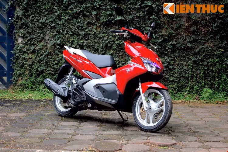 Kể từ khi ra mắt lần đầu tiên vào tháng 4 năm 2007 đến nay, đã có hơn 2,7 triệu chiếc xe Honda Air Blade đến tay người tiêu dùng. Phiên bản Air Blade mới vẫn được trang bị động cơ eSP 125cc, 4 kỳ, xi-lanh đơn, làm mát bằng dung dịch, phun xăng điện tử PGM-FI, cùng bộ đề ACG và đặc biệt là hệ thống Idling Stop.
