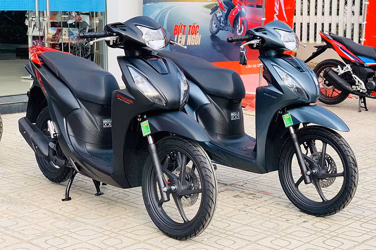 Honda Vision bat ngo tang gia tai dai ly, len toi 45 trieu dong