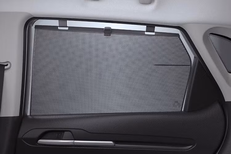 Về động cơ, Kia Sonet 2021 tại Ấn Độ không có gì thay đổi. Xe vẫn được trang bị 3 tùy chọn động cơ khác nhau. Đầu tiên là động cơ xăng hút khí tự nhiên, dung tích 1.2L, tạo ra công suất tối đa 82 mã lực và mô-men xoắn cực đại 115 Nm. Sức mạnh được truyền tới bánh thông qua hộp số sàn 5 cấp.