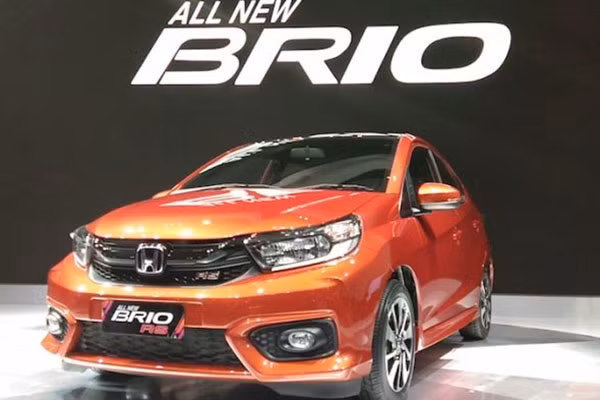 Với mức dao động từ 418 - 454 triệu đồng cho 4 phiên bản, giá xe Honda Brio 2021 gần như tương đương với một số mẫu mẫu sedan hạng B.