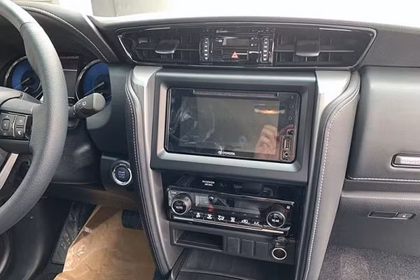 Lua chon Mitsubishi Pajero Sport hay Fortuner Legender ban 1 cau?-Hinh-8