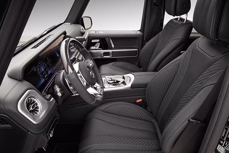 Về sức mạnh của xe, hiện không được hãng độ TopCar Design nói tới. Nguyên bản, Mercedes-AMG G63 2019 được trang bị động cơ xăng V8, tăng áp kép, dung tích 4.0 lít, sản sinh công suất tối đa 585 mã lực tại tua máy 6.000 vòng/phút và mô-men xoắn cực đại 850 Nm tại dải tua máy 2.500 - 3.500 vòng/phút.