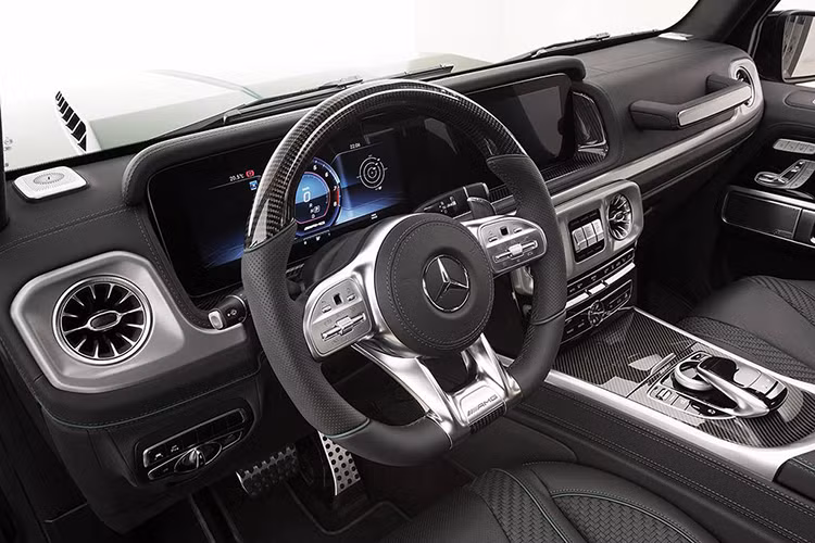 Ngoài ra, TopCar còn sẵn sàng đáp ứng nhu cầu của khách hàng nếu muốn nâng cấp nội thất cho xe, với các vật liệu cao cấp, trình độ chế tác thủ công tinh xảo và thiết kế phong cách độc đáo "không đụng hàng", nhưng chi phí sẽ tùy theo từng dự án.