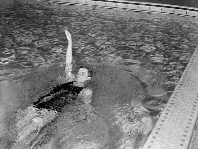Cựu Tổng thống John F. Kennedy khi còn là sinh viên Đại học Harvard năm 1938. (Ảnh: AP)
