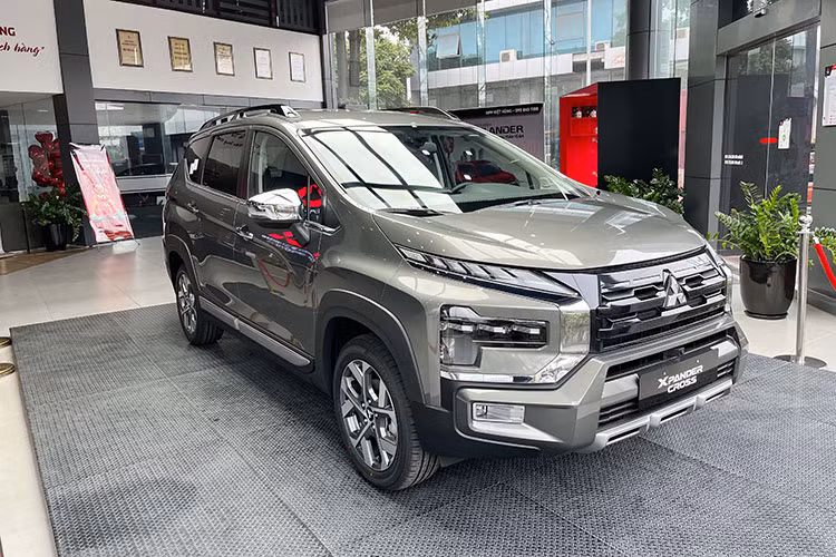 Mitsubishi Xpander Cross 2023 tu 698 trieu tai Viet Nam, nang cap dang tien-Hinh-8