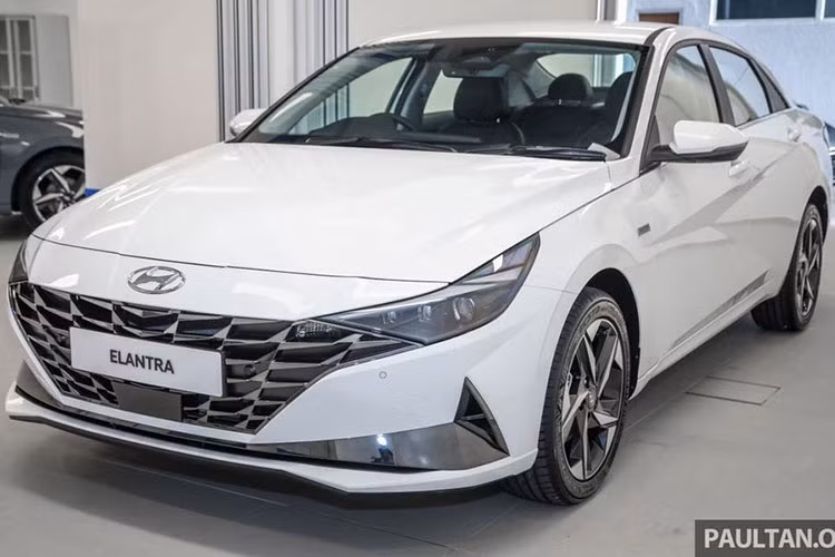 Can canh Hyundai Elantra 2021 sap ve Viet Nam, Mazda 3 