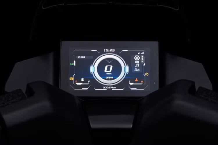 Nổi bật nhất trên NWG150 chính là những trang bị và tính năng phong phú mà Wuyang Honda mang lại. Xe được trang bị hệ thống NFC Key và màn hình TFT có khả năng kết nối với điện thoại thông minh qua hệ thống Wi Link, do chính nhà sản xuất phát triển.