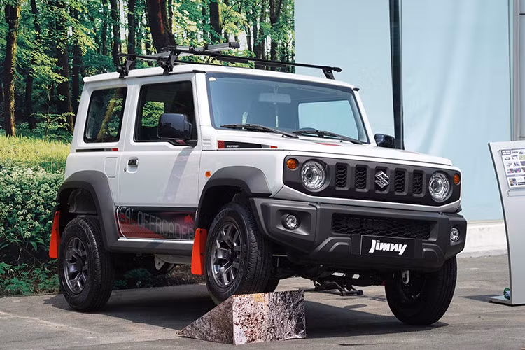  Suzuki Jimny: 41 xe Kết thúc tháng 11/2024, Suzuki Jimny bán được 41 xe, tăng 24,2% so với tháng trước. Tính lũy kế từ đầu năm đến nay, Jimny bán được 393 xe. Do được nhập khẩu nguyên chiếc từ Nhật Bản nên giá bán của Suzuki Jimny tương đối cao 789 triệu đồng. 