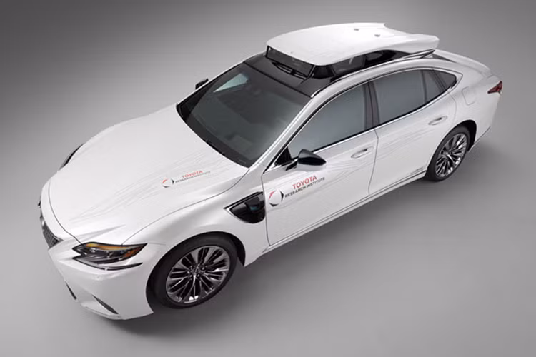 Mẫu thử nghiệm P4 sẽ được sản xuất vào mùa xuân năm nay. Toyota sẽ công bố thêm thông tin về chế độ lái Guardian vào ngày 7/1 tới đây tại CES 2019.