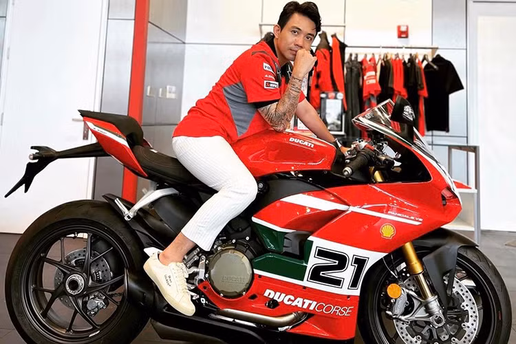 Chiếc xe Ducati đắt đỏ thứ 2 là mẫu Panigale V4 SP2 có giá đến 1,364 tỷ đồng, tại Việt Nam hiện chỉ mới ghi nhận có 2 xe về nước.