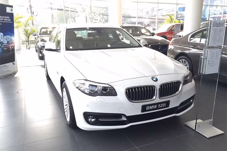Nhưng nếu cảm thấy một chiếc xe màu đen không thực sự phù hơp với tính cách của mình, những người mệnh Thủy cũng có thể mua xe màu trắng hoặc màu bạc - tượng trưng cho ngũ hành Kim - vì Kim sinh Thủy.
