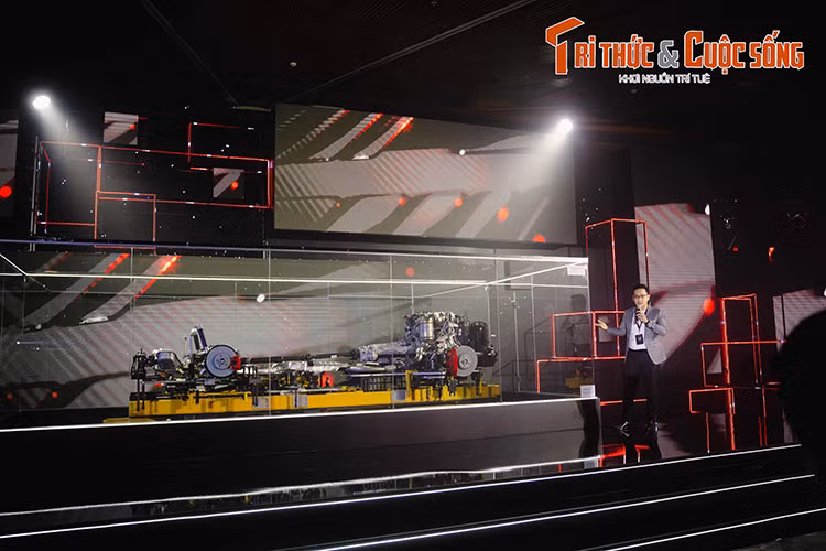 Ông Bradley Kelly - Tổng Giám đốc Mercedes-Benz Việt Nam chia sẻ: “Việt Nam luôn là một trong những thị trường quan trọng của Mercedes-Benz. Vì vây, chúng tôi luôn nỗ lực mang đến những sự kiện đặc sắc nhất, được thiết kế và đầu tư tỉ mỉ để tạo nên những trải nghiệm đặc biệt cho khách hàng."