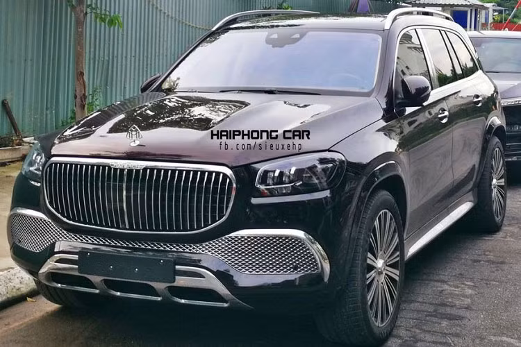 Trong bộ sưu tập xe của các doanh nhân Việt, một đại gia sinh sống ở Hải Phòng vừa tậu Mercedes-Maybach GLS 600 2021 mới được xem là người chuyên sưu tầm các siêu xe lạ, đang chú ý anh còn chơi cả dòng xe SUV với rất nhiều phiên bản từ "thường dân" cho đến "quý tộc" khiến không ít người choáng trước sự đầu tư của người yêu xe này.
