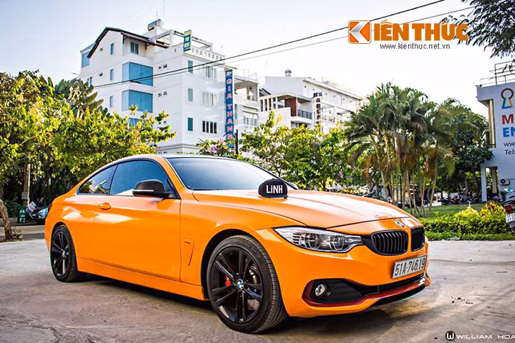 Dòng xe coupe 4-Series tại thị trường Việt Nam với đại diện đầu tiên là mẫu 428i được phân phối chính hãng với mức giá khoảng 2,046 tỷ đồng.