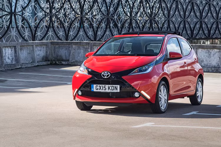 Giá bán khởi điểm của mẫu xe ôtô cỡ nhỏ cá tính này của hãng xe Toyota tại thị trường Anh quốc là 11.935 Bảng (khoảng 336 triệu đồng).