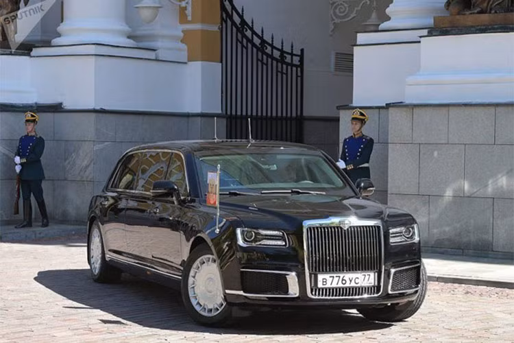 Các động cơ này được cho sẽ kết hợp với hộp số tự động 9 cấp được sản xuất bởi một công ty của Nga. Các mẫu xe thuộc dự án này được chờ đợi sẽ bán ra thị trường với dung lượng 250-300 chiếc mỗi năm, kể từ năm 2019 với mức giá từ 95.500 đến 111.500 USD.