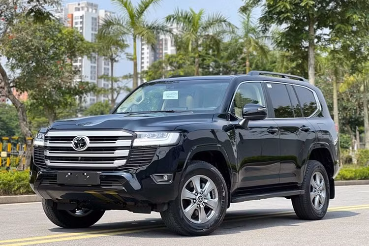 1,325 xe Toyota Land Cruiser 300 va Lexus LX600 tai Viet Nam loi hop so-Hinh-3