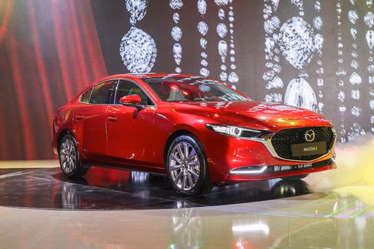 Cũng như các phiên bản khác, phiên bản Mazda3 1.5L Signature sử dụng động cơ SkyActiv-G 1.5L, sản sinh công suất tối đa 110 mã lực và mô-men xoắn cực đại 146 Nm. Kết hợp với hệ dẫn động cầu trước và hộp số tự động 6 cấp.
