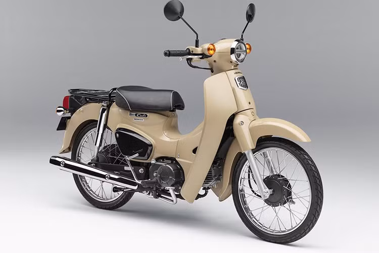 Khối động cơ trên phiên bản xe mới này vẫn dựa trên loại máy 1 xi-lanh SOHC 2 van nằm ngang, làm mát bằng không khí với hai phiên bản 50cc và 110cc. Giá xe Honda Honda Super Cub 2019 bản đặc biệt từ 244.000 Yên (tương đương 51 triệu đồng) cho phiên bản 50 phân khối và 280.600 Yên (tương đương 58 triệu đồng) cho phiên bản 110 phân khối .