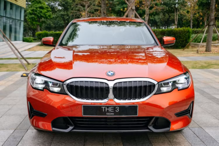 BMW 3-Series dang giam toi 130 trieu dong tai Viet Nam-Hinh-3