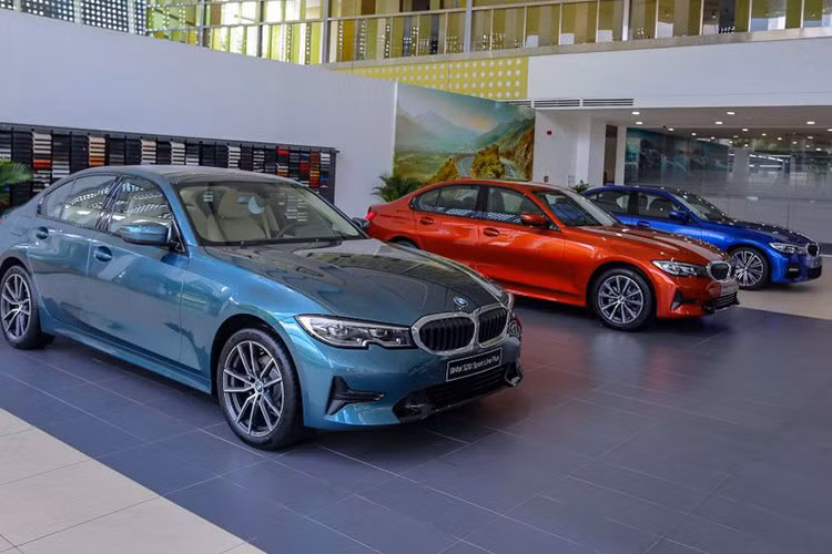 BMW 3-Series dang giam toi 130 trieu dong tai Viet Nam-Hinh-2