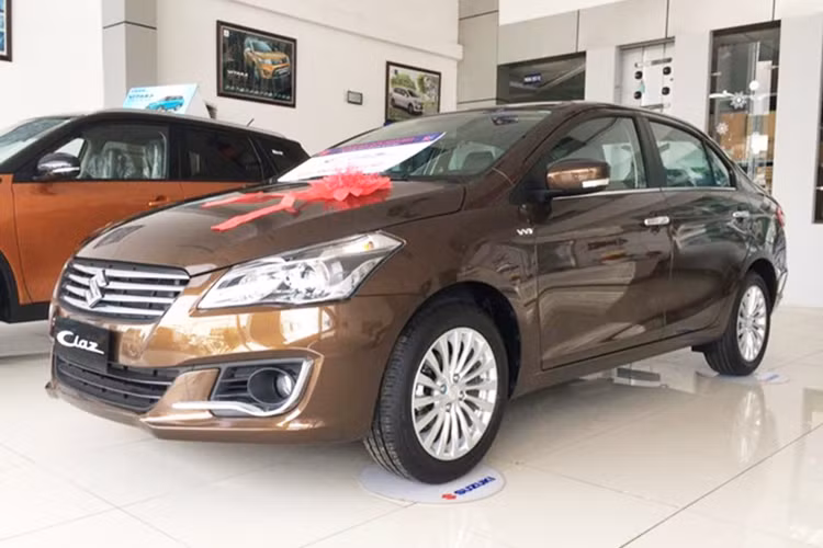 Đứng ở vị trí thứ 5 trong bảng xếp hạng là Suzuki Ciaz của nhà phân phối Suzuki Việt Nam. Tổng kết tháng 6/2019 mẫu xe này bán được 49 chiếc. Tại thị trường Việt Nam, Suzuki Ciaz phải cạnh tranh với các đối thủ như: Toyota Vios, Honda City, Hyundai Accent, Mazda 2 hay Nissan Sunny.