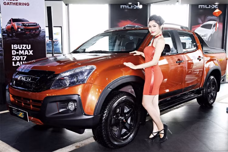 Mẫu bán tải Isuzu D-Max dường như vẫn chưa tìm được chỗ đứng tại thị trường Việt Nam. Trong tháng ngâu vừa qua, mẫu xe này còn phải chịu mức sụt giảm doanh số lớn khiến nó lọt vào hàng ngũ xe ế nhất tháng với doanh số chỉ 3 chiếc tại thị trường ôtô Việt Nam.