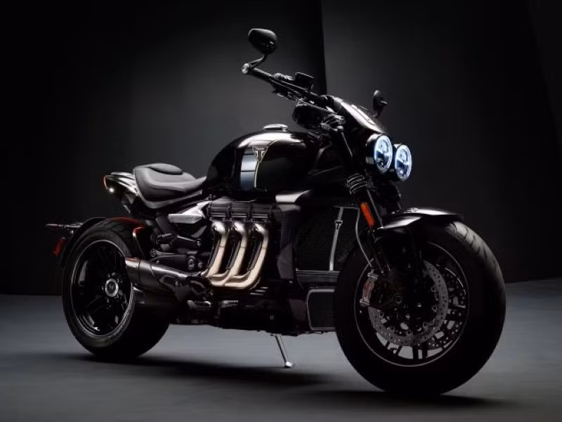 Dau khi hé lộ mẫu cruiser thể thao Triumph Rocket III TFC 2020, thương hiệu xe Anh Quốc đã đăng tải hình ảnh chi tiết cũng như thông tin giá bán cho mẫu xe này đến với những người yêu xe môtô trên thế giới.