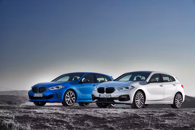 Nhờ được thay đổi về hệ dẫn động, BMW 1 Series 2020 thế hệ thứ ba sở hữu cabin rộng lớn so với người tiền nhiệm do không phải bố trí trục dẫn động ra cầu sau (RWD). Đây không phải là mẫu xe đầu tiên BMW sử dụng hệ dẫn động cầu trước (FWD), trước đó các mẫu xe như: 2 Series minivan, 1 Series Sedan và X1 mới nhất cũng sử dụng hệ dẫn động này.