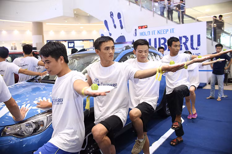 Kết thúc cuộc thi Palm challenge 2016 tại Việt Nam, 10 thí sinh xuất sắc nhất sau 24 giờ đặt tay trên xe thuộc vòng 1 tại Việt Nam sẽ được tài trợ toàn bộ chi phí cho chuyến đi 6 ngày 5 đêm đến Singapore để tranh tài vòng chung kết.