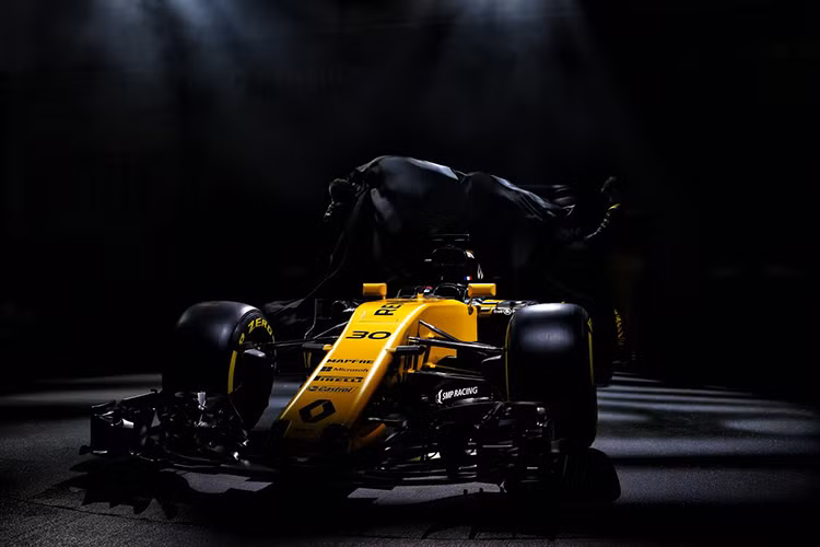 Ngày 21/02/2017 vừa qua, tại London, đội đua nước Pháp Renault Sport Formula One Team đã chính thức ra mắt mẫu xe đua 2017 - R.S.17. Được phát triển từ mẫu R.E.17 và hệ thống truyền động Renault Sport Racing, chiếc xe đua R.S.17 mới mang những cải tiến vượt bậc và khác biệt so với R.S.16.