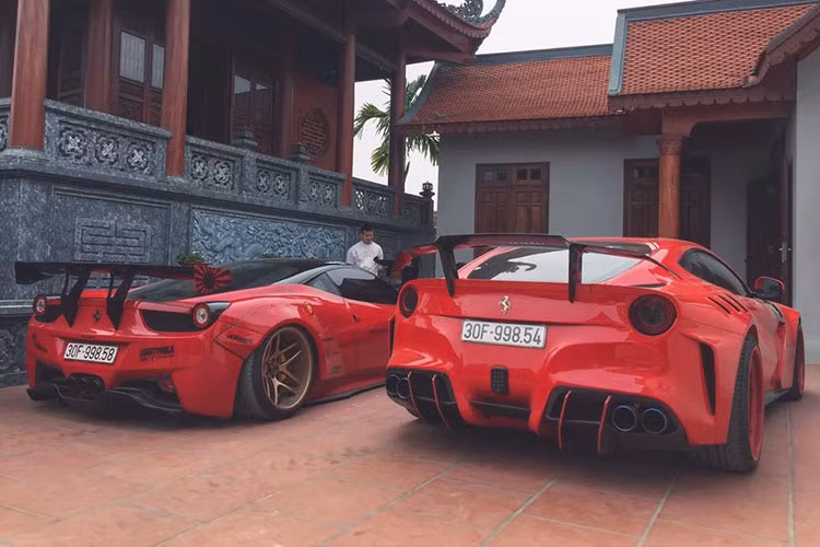 Ở gói độ của Duke Dynamics, hãng này đã thay đổi đến 21 chi tiết nguyên bản trên mẫu siêu xe Ferrari F12 Berlinetta nhằm mang đến ngoại hình hầm hố hơn. Hãng độ này sử dụng vật liệu sợi Carbon hoặc Fibeglass Reinfored Plastic (Nhựa cốt sợi thủy tinh) để tạo ra bộ body kit cực hiếm cho Ferrari F12 Berlinetta.