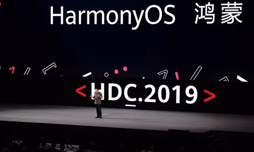 Huawei chinh thuc ra mat HarmonyOS, san sang bo Android