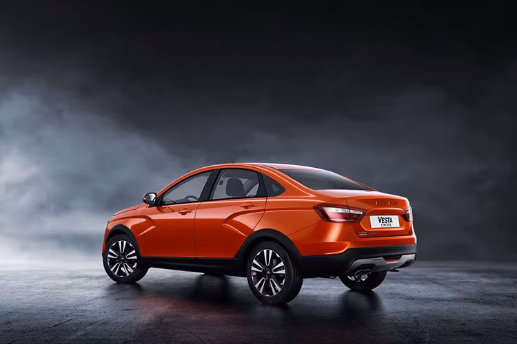 Phía bên đại lý nhập khẩu tư nhân này hi vọng sự xuất hiện của Lada Vesta sẽ là một luồng gió mới cho thị trường Việt Nam và mức giá rẻ sẽ giúp xe cạnh tranh được cùng các mẫu xe ở phân khúc sedan hạng B như Honda City, Hyundai Accent hay Toyota Vios.