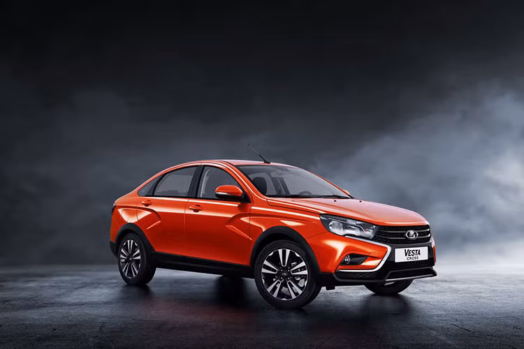 Tại thị trường Nga, trang bị an toàn của của mẫu xe sedan Lada Vesta mới này nằm ở mức khá cơ bản, khi nó chỉ được trang bị hệ thống phanh chống bó cứng ABS và cân bằng điện tử ESC nhưng bù lại là 4 túi khí.