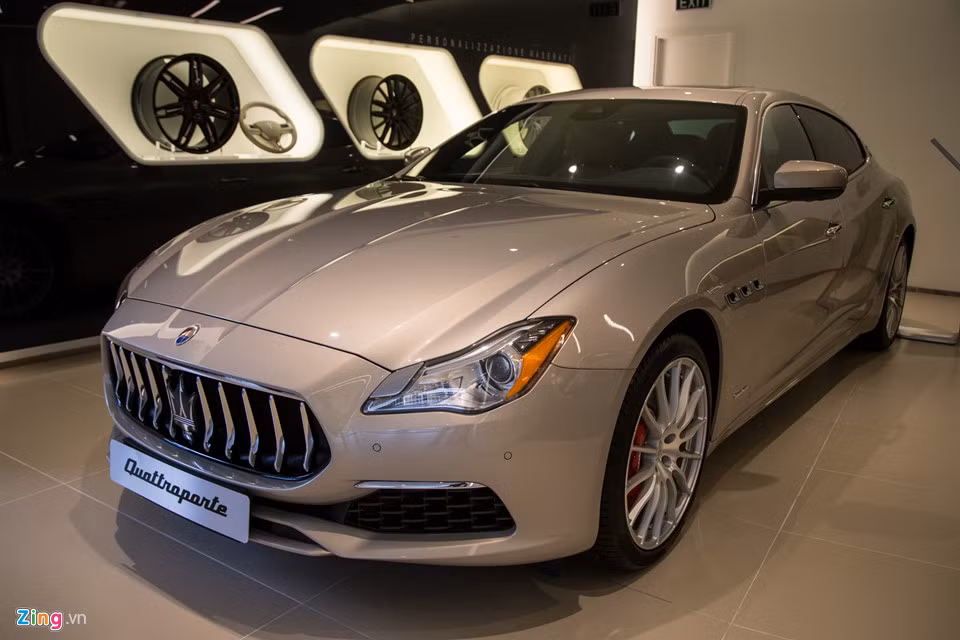 Quattroporte là một phần trong câu chuyện hơn một thế kỷ của Maserati. Mẫu sedan cỡ lớn khởi sinh vào năm 1963, đến nay đã trải qua tổng cộng 6 thế hệ với hơn 24.000 xe bán ra. Trên lý thuyết, mẫu xe sang Maserati Quattroporte cạnh tranh ở phân khúc sedan hạng F, cùng Mercedes S-Class, BMW 7-Series, Audi A8 và Jaguar XJ. Tuy nhiên, mẫu xe Ý vượt lên trên phân khúc, với mức giá chỉ hợp với những khách hàng nhiều đam mê.