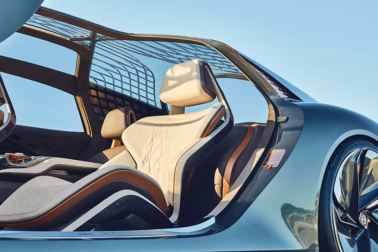 Trong năm nay, bộ phận Mulliner của Bentley đã tạo ra không ít mẫu xe phiên bản giới hạn như Mulsanne WO Edition, Continental GT No. 9 và Continental GT Convertible No. 1. Tuy đắt đỏ nhưng những mẫu xe này đều nhanh chóng "cháy hàng".