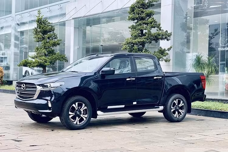 Mazda BT-50 đứng thứ 3 trong phân khúc bán tải nhưng doanh số chỉ vỏn vẹn 50 xe bán ra trong tháng 9, giữ nguyên thành tích so với tháng 8. Doanh số cộng dồn 9 tháng đầu năm của mẫu xe này đạt 635 xe.