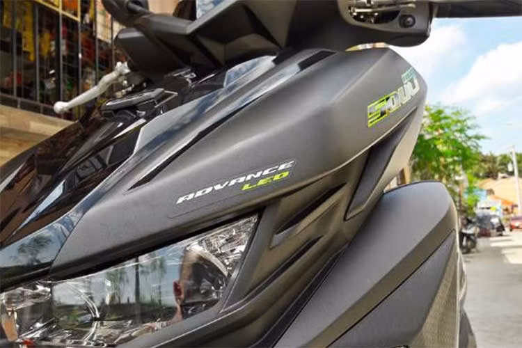Điểm nổi bật của Soul GT 125 phiên bản mớ đó là thiết kế hầm hố hiếm gặp trên một mẫu xe giá rẻ. Trong đó, nổi bật nhát là phần đầu đầy cơ bắp, với đèn pha LED dưới yếm được tạo hình lấy cảm hứng từ một số dòng naked bike MT của Yamaha hiện tại, cũng như chiếc Xabre 150 (được bán tại Việt Nam với tên TFX150).