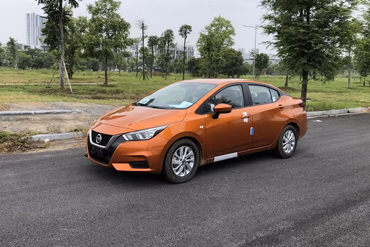 Nissan Almera 2021 gia re 