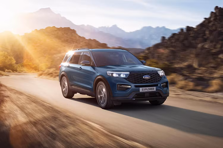Tại thị trường Đức, giá xe Ford Explorer PHEV 2020 không rẻ chút nào thậm chí có mức khởi điểm 76.000 Euro (khoảng 81.980 USD hay 1,92 tỷ đồng) với bản ST-Line và 77.000 Euro (83.030 USD hay 1,95 tỷ đồng) với bản Platinum.