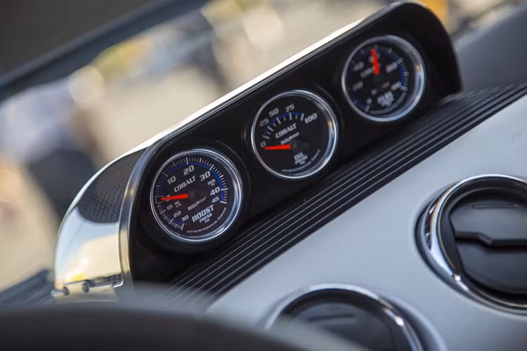 Shelby Super Snake 2015 còn nhận được hệ thống làm mát vi sai và hộp số hiệu suất cao.
