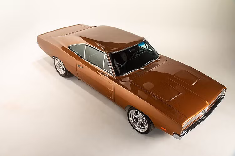 Những nâng cấp hiệu năng khác trên chiếc Dodge Charger đời 1969 này bao gồm hệ thống xả Magnaflow thoáng hơn và phanh hiệu năng cao
